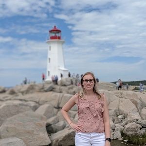 Meet your Posher, Danielle